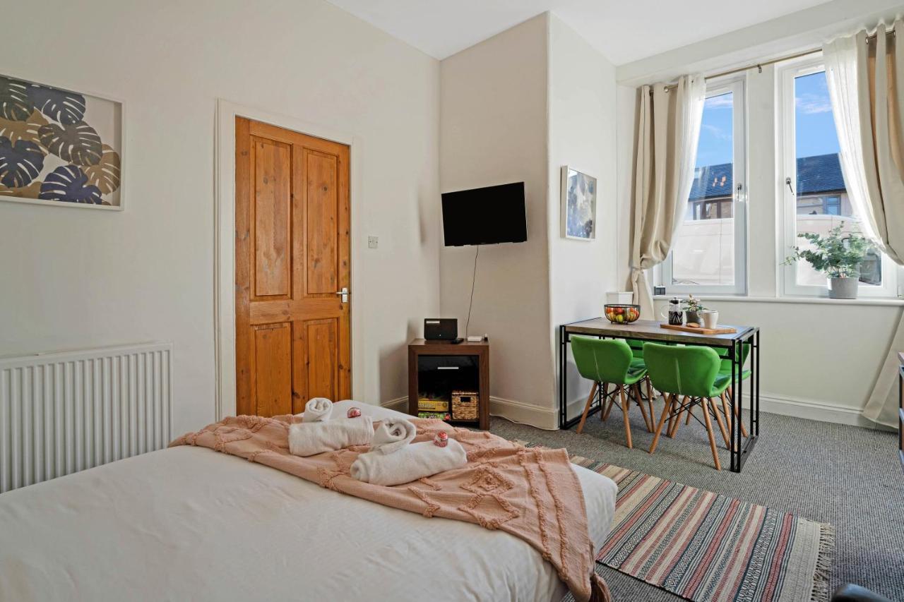 Cozy With Character Logie Main Door Flat Апартаменты